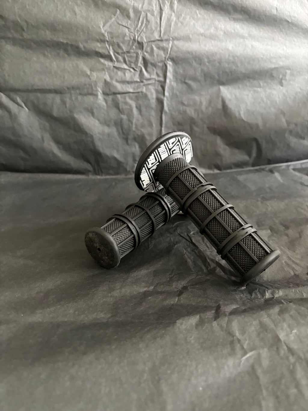 grey pro taper grips